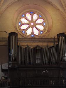 24 Son Orgue et Vitraux